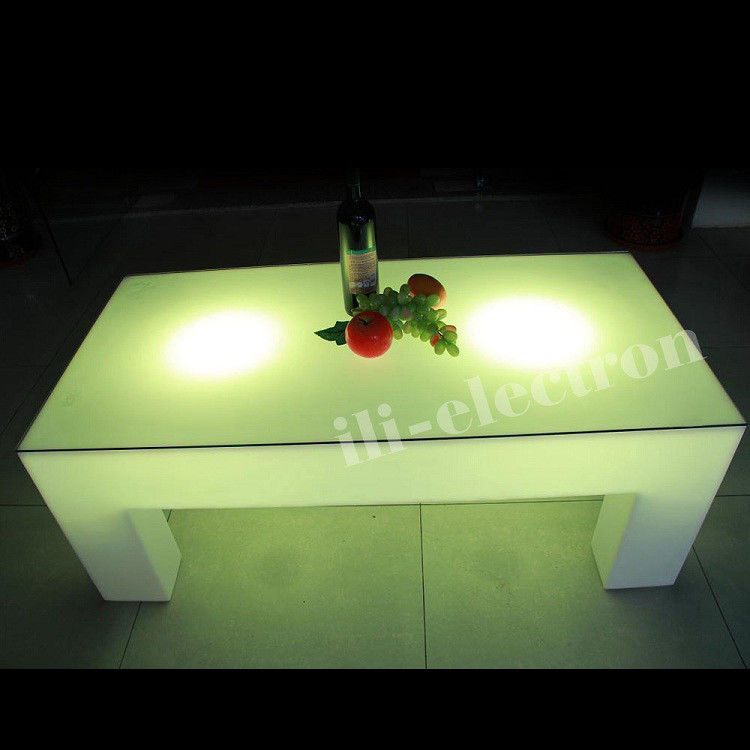 Cuatro piernas de luz LED mesa de cóctel, 16 colores cambiantes de luz LED mesa de control remoto