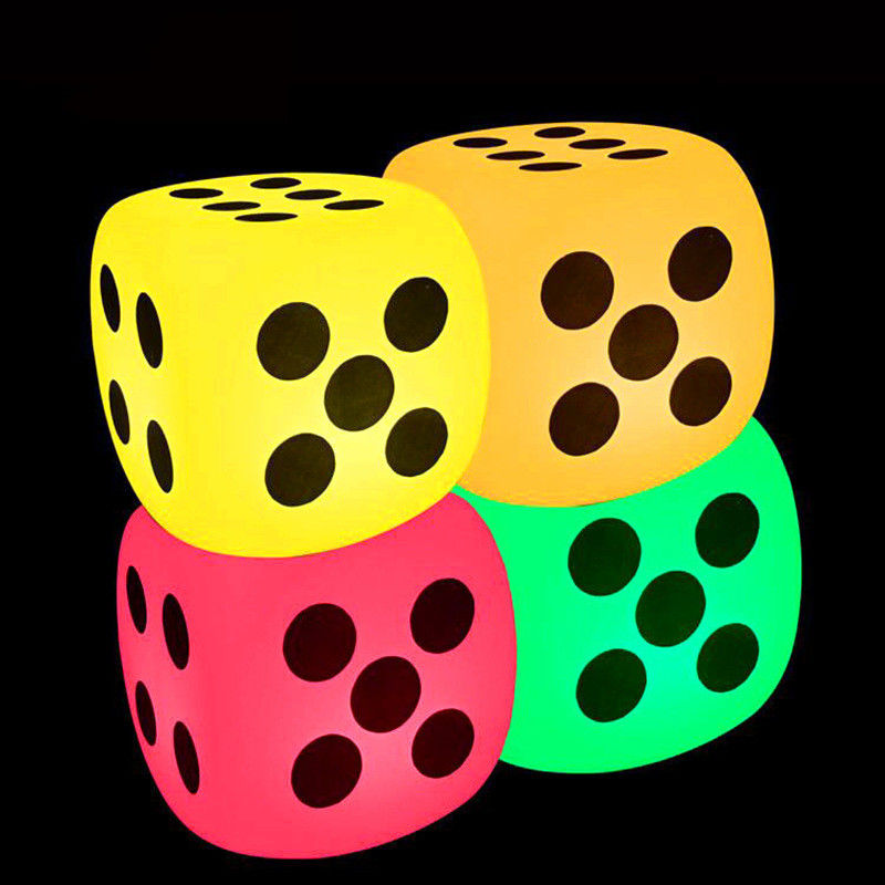 Iluminado exterior LED Cubo de luz estilo dado 15cm 20cm 30cm IP65 impermeable para eventos al aire libre