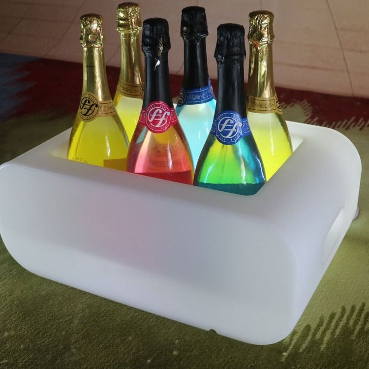 Certificado CE / ROHS SMD 5050 PE plástico LED cubo de hielo 16 colores cambiantes iluminado